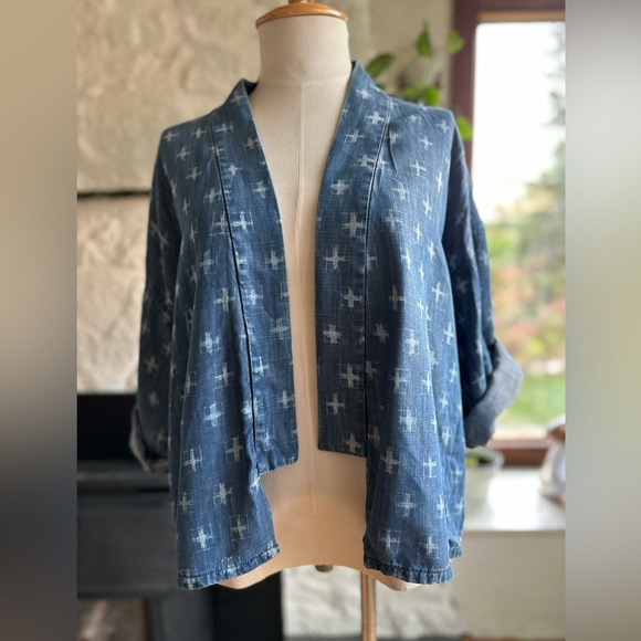 Azure Skies fun over coat. - Picture 1 of 3